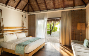 Constance Moofushi Resort