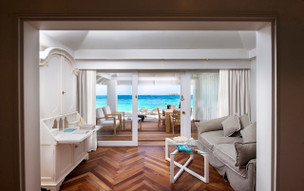 Diamonds Thudufushi Beach & Water Villas