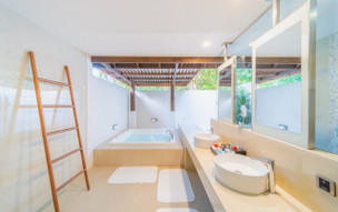 Hideaway Beach Resort & Spa