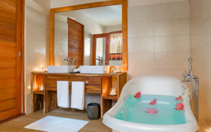 Kudafushi Resort & Spa