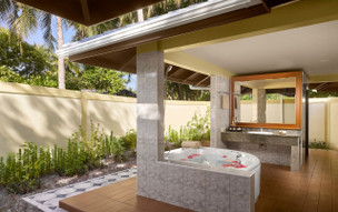 Royal Island Resort and Spa