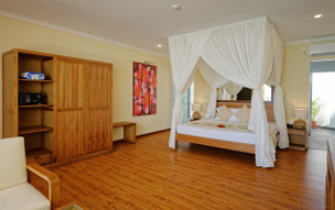 Angaga Island Resort