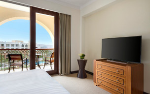 DoubleTree by Hilton Muscat Al Waha