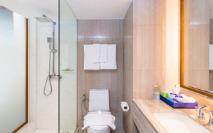 A-One The Royal Cruise Hotel