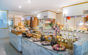 A-One The Royal Cruise Hotel