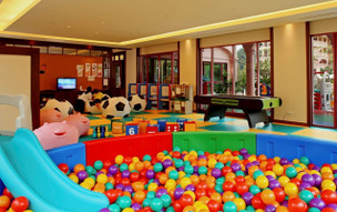 Centara Grand Beach Resort