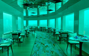 Maledivy - podmořské restaurace