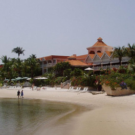 Coco Reef Resort & Spa