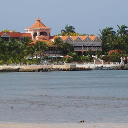 Coco Reef Resort & Spa