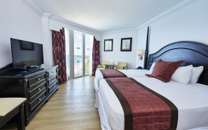 Riu Palace Paradise Island