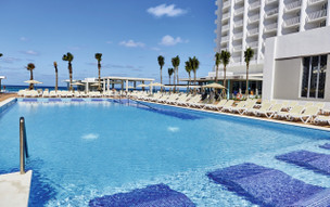Riu Palace Paradise Island