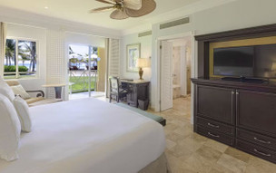 Royal Hideaway Playacar