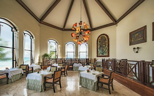 Royal Hideaway Playacar