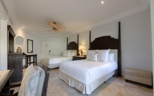 Royal Hideaway Playacar