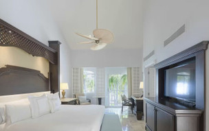 Royal Hideaway Playacar