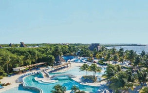 BlueBay Grand Esmeralda