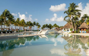 BlueBay Grand Esmeralda