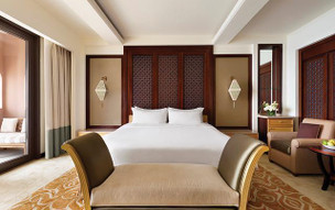 Shangri-la Barr Al Husn pool