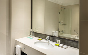 Le Méridien Mina Seyahi Beach Resort & Waterpark