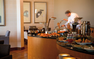 Mövenpick Hotel Jumeirah Food and B (3)