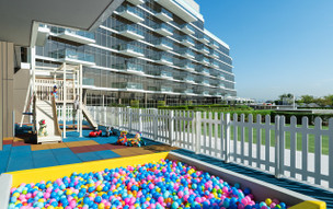 Th8 Palm Dubai Beach Resort Vignette Collection