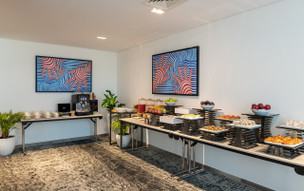 Th8 Palm Dubai Beach Resort Vignette Collection