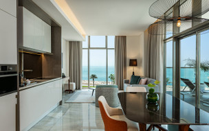 Th8 Palm Dubai Beach Resort Vignette Collection