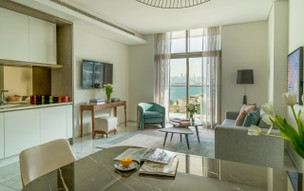 Th8 Palm Dubai Beach Resort Vignette Collection