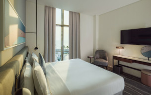 Th8 Palm Dubai Beach Resort Vignette Collection