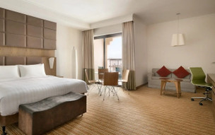 Traders Qaryat Al Beri, Abu Dhabi