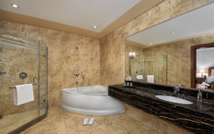 Al Raha Beach Hotel Resort & Spa