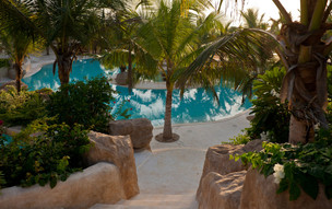 Kena-Swahili-Beach-bazen-14275