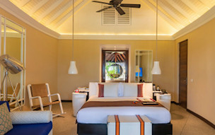 Constance Halaveli Resort