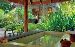 Constance Halaveli Resort