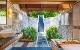 Sheraton Maldives Full Moon Resort and Spa