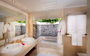 Diamonds Athuruga Beach & Water Villas