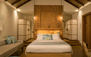 Constance Moofushi Resort