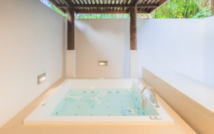 Hideaway Beach Resort & Spa