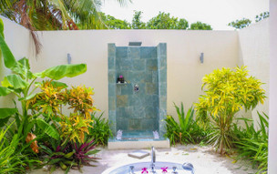 Furaveri Island Resort & Spa