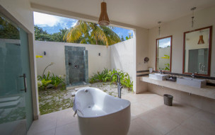 Furaveri Island Resort & Spa