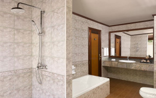 Royal Island Resort and Spa