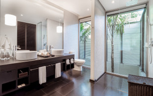 Twinpalms Surin Phuket Resort