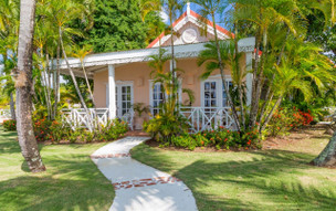 Coco Reef Resort & Spa