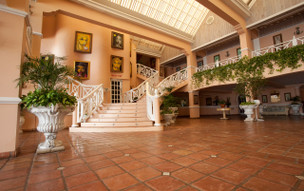 Coco Reef Resort & Spa