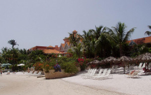 Coco Reef Resort & Spa