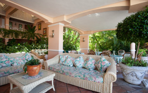 Coco Reef Resort & Spa