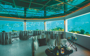 Maledivy - podmořské restaurace