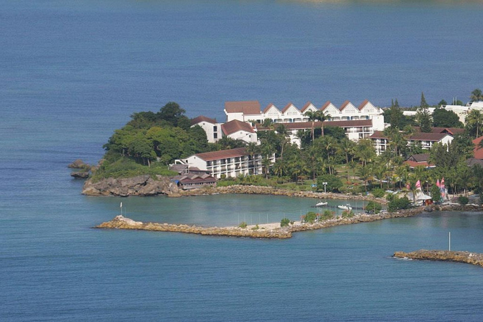 La Creole Beach Hotel and Spa