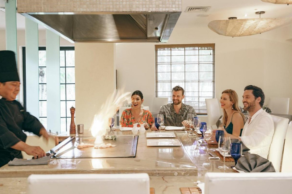 Royal Hideaway Playacar