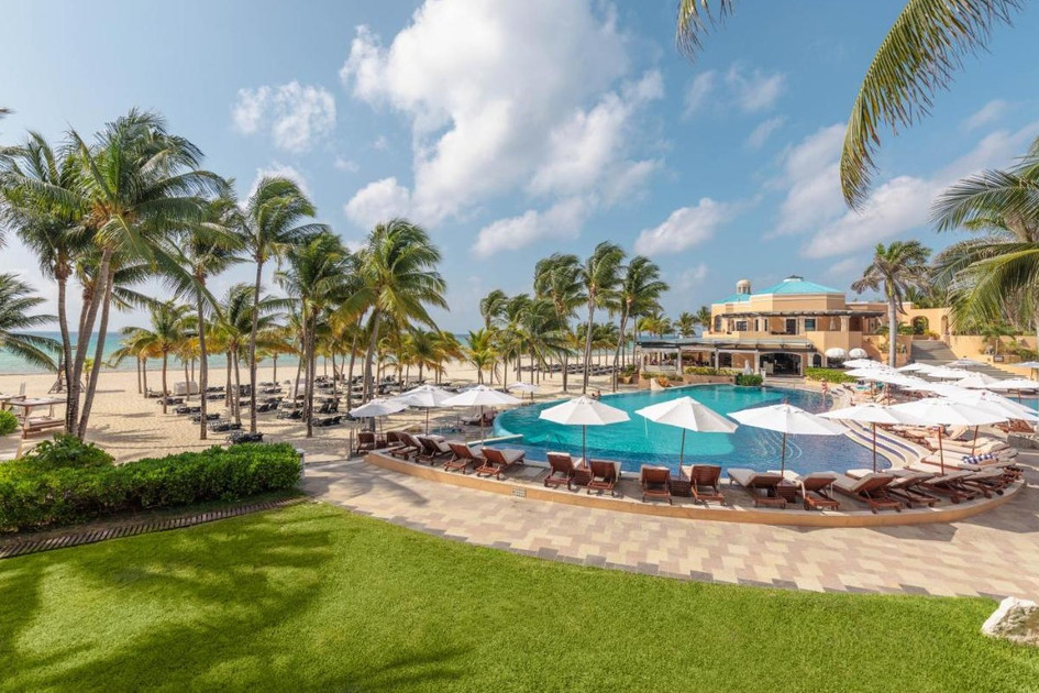 Royal Hideaway Playacar